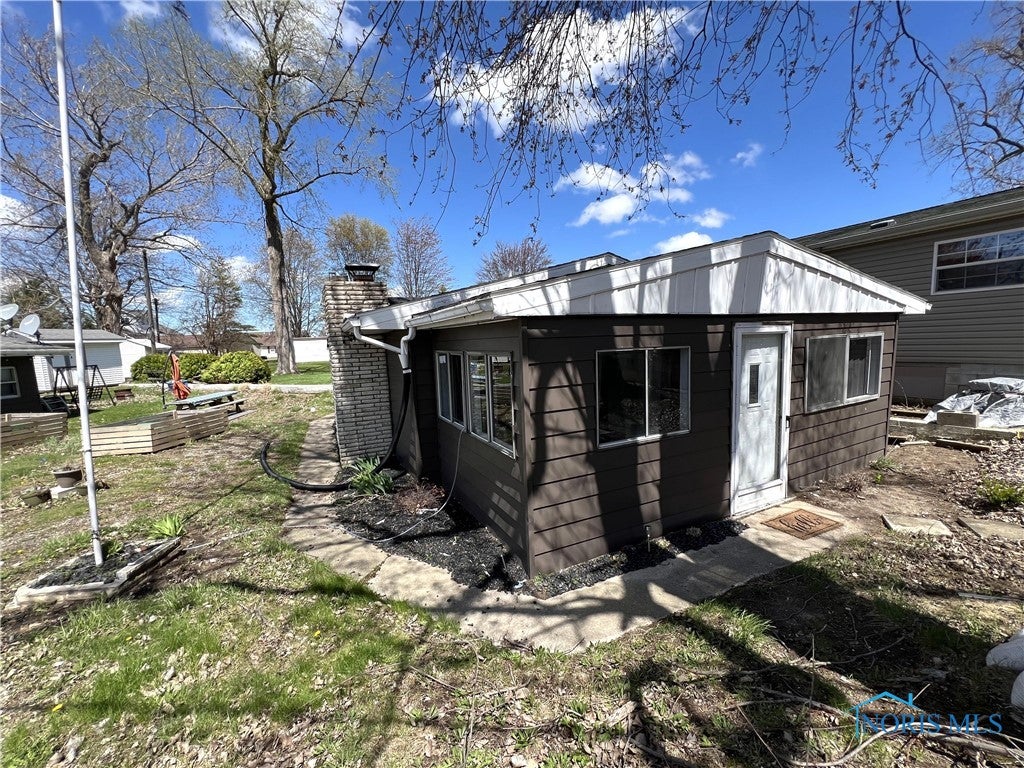 10103 West Locust Point Road Oak Harbor, OH 43449 - Photo 1 of 17 Gallery Image 1