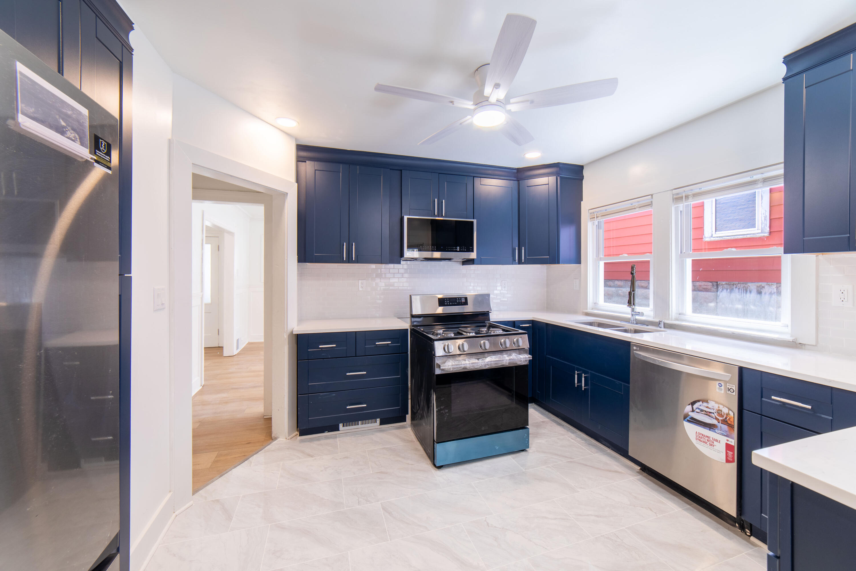 3409 Vel R. Phillips Avenue Milwaukee, WI 53212 - Photo 3 of 23 Kitchen