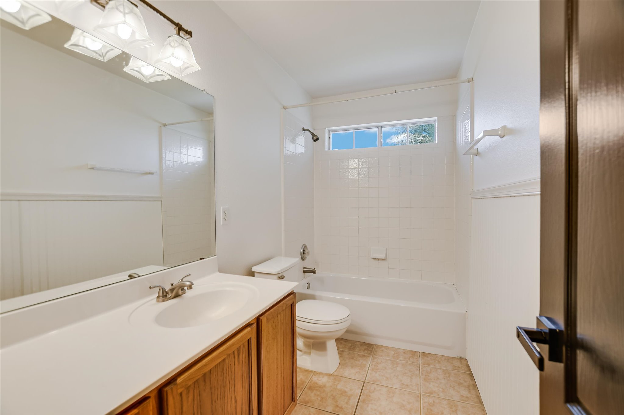 3031 Bent Tree Loop Round Rock, TX 78681 - Photo 18 of 23 2nd bathroom