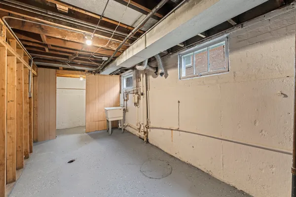 $148,900 | 13904 South Tracy Avenue, Riverdale, IL 60827