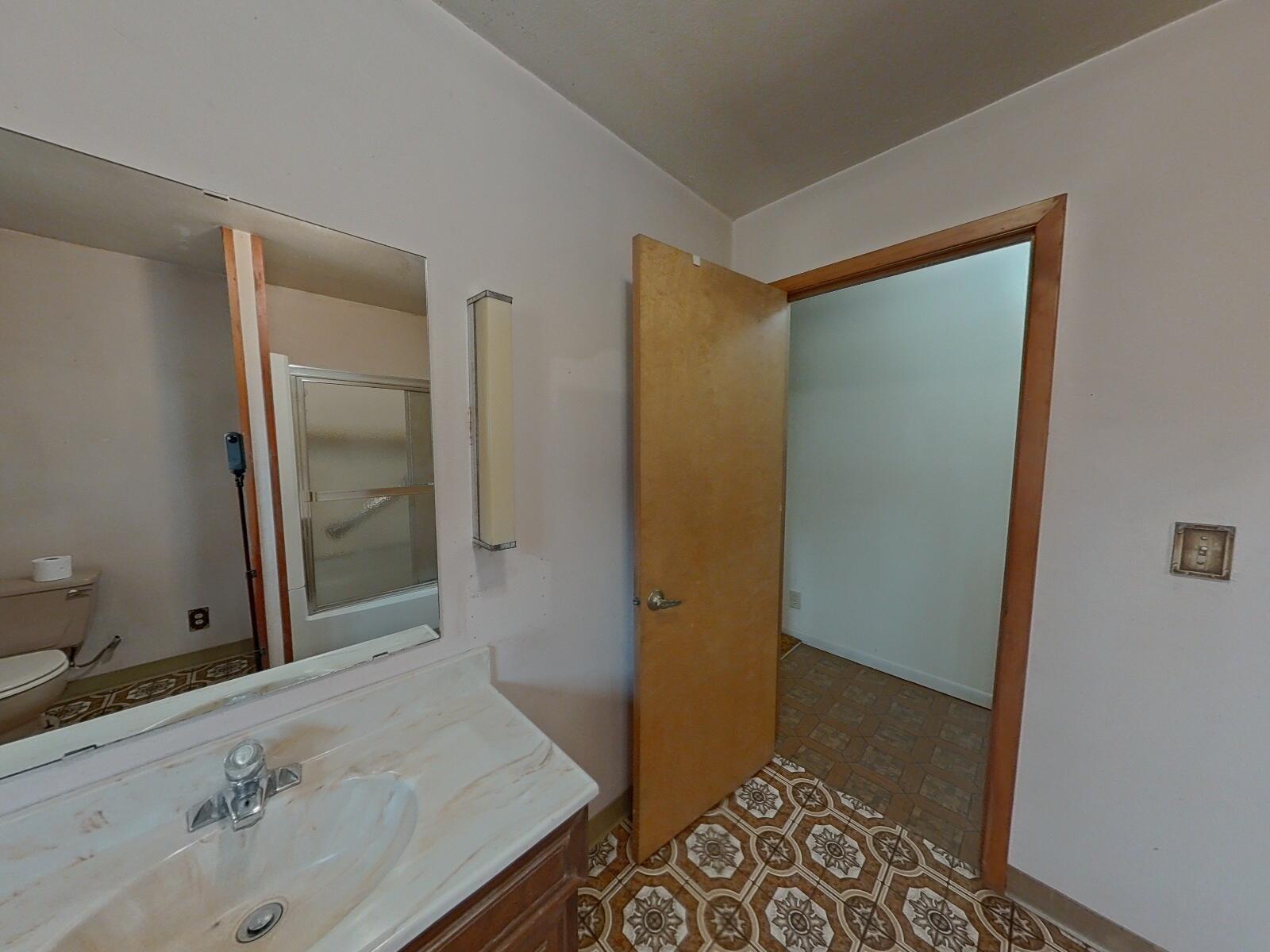 64325 Tyler Road Bend, OR 97703 - Photo 63 of 65 Bath 1 (1)