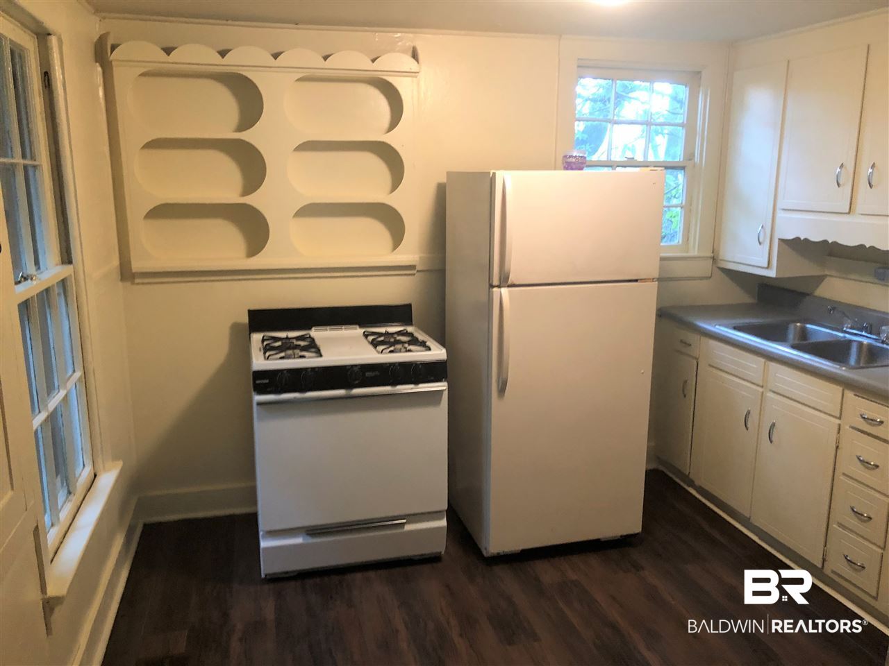 1704 Laurel Street Mobile, AL 36604 - Photo 5 of 8 Garage apartment Kitchen