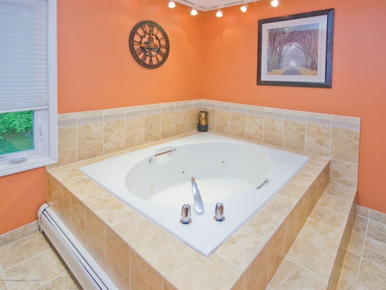 43 Shilling Road Manalapan, NJ 07726 - Photo 15 of 21 Master Bath