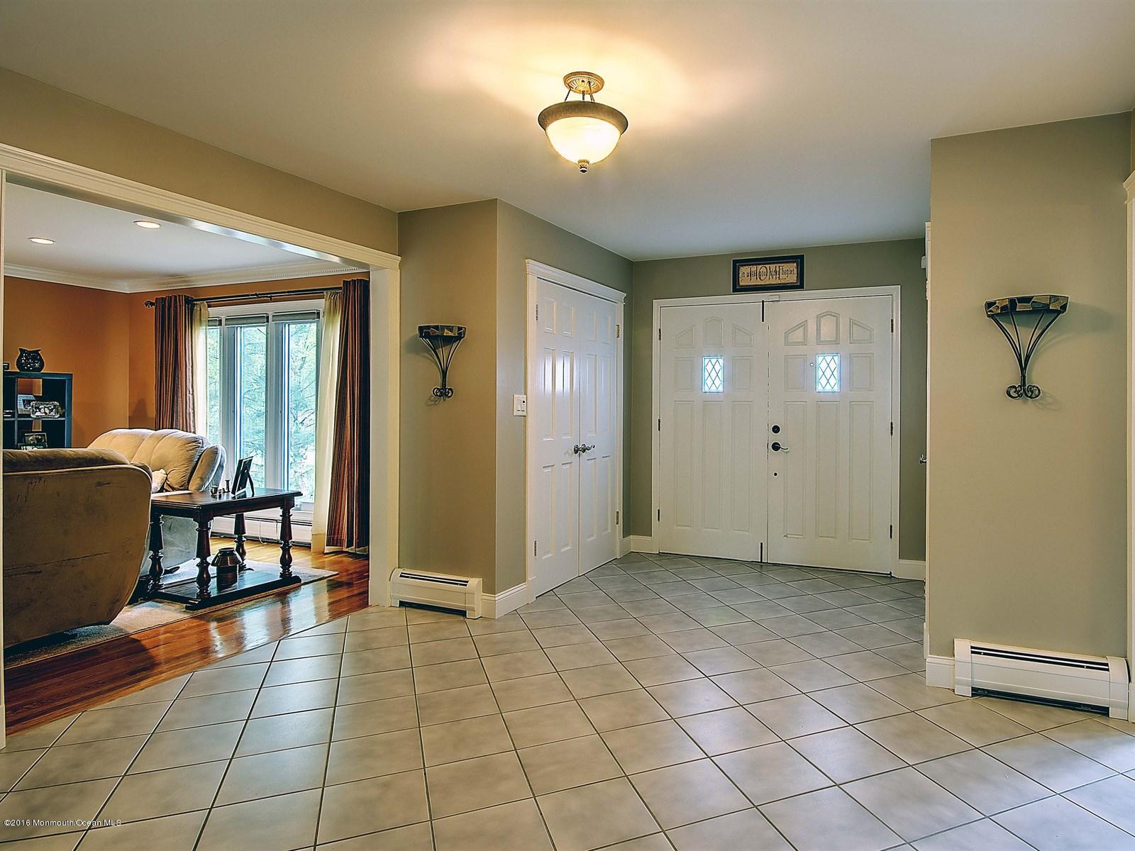 43 Shilling Road Manalapan, NJ 07726 - Photo 2 of 21 Foyer