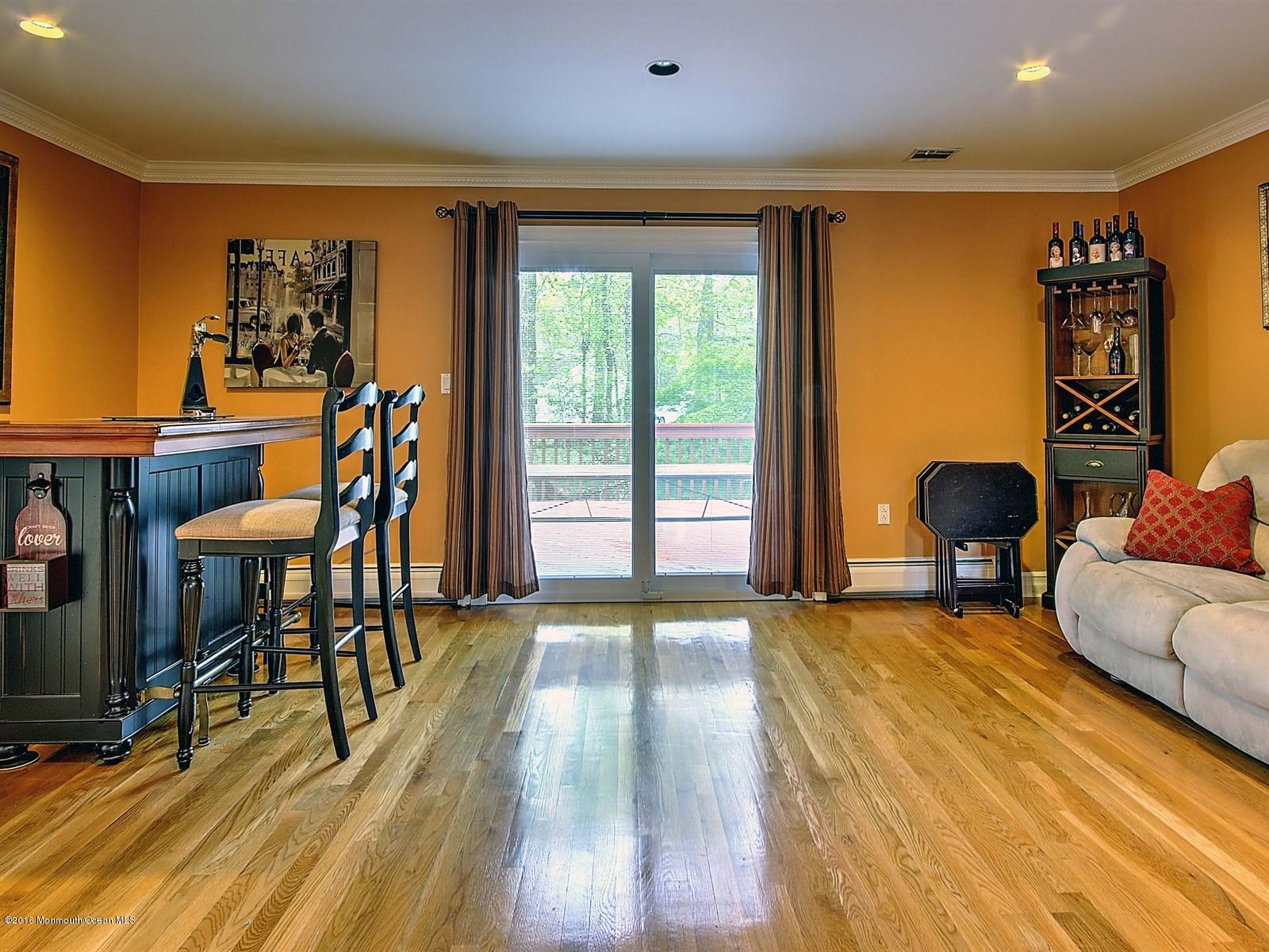 43 Shilling Road Manalapan, NJ 07726 - Photo 6 of 21 Living/Family