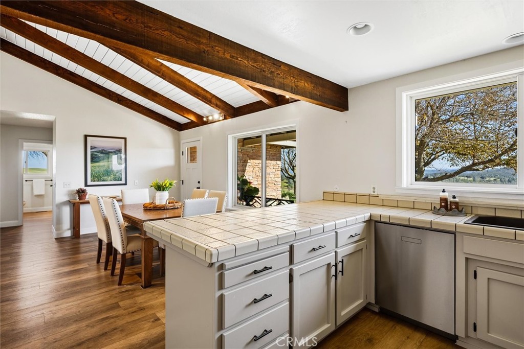 7491 Kingsbury Road Templeton, CA 93465 - Photo 11 of 53 Main House Kitchen