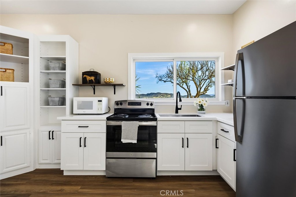 7491 Kingsbury Road Templeton, CA 93465 - Photo 23 of 53 Studio in Shop