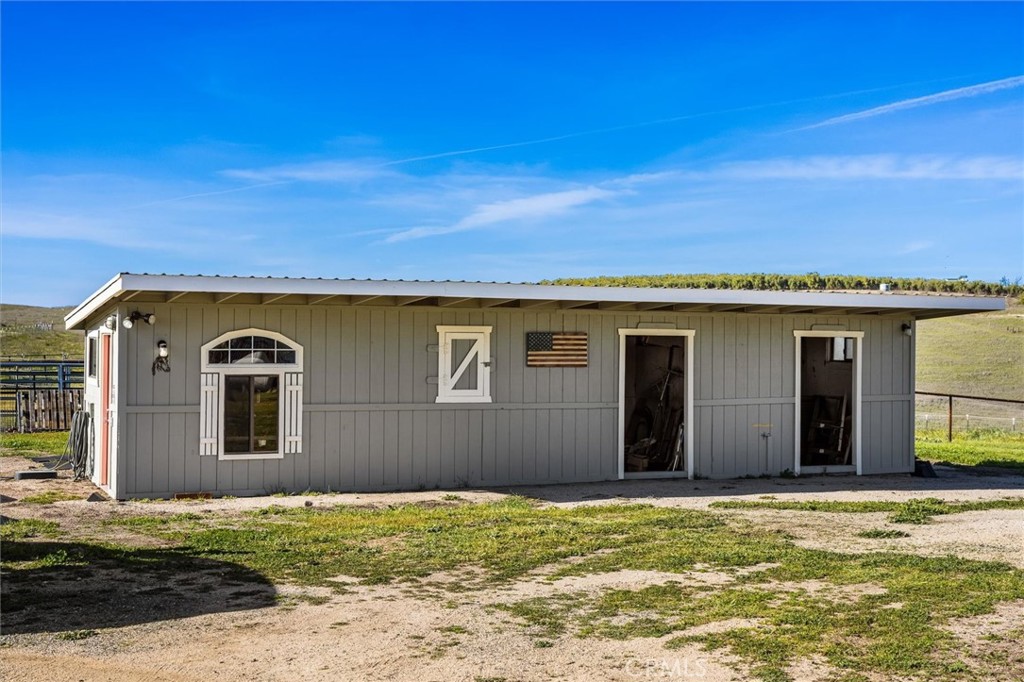 7491 Kingsbury Road Templeton, CA 93465 - Photo 26 of 53 Original Pony Barn & Tack Room