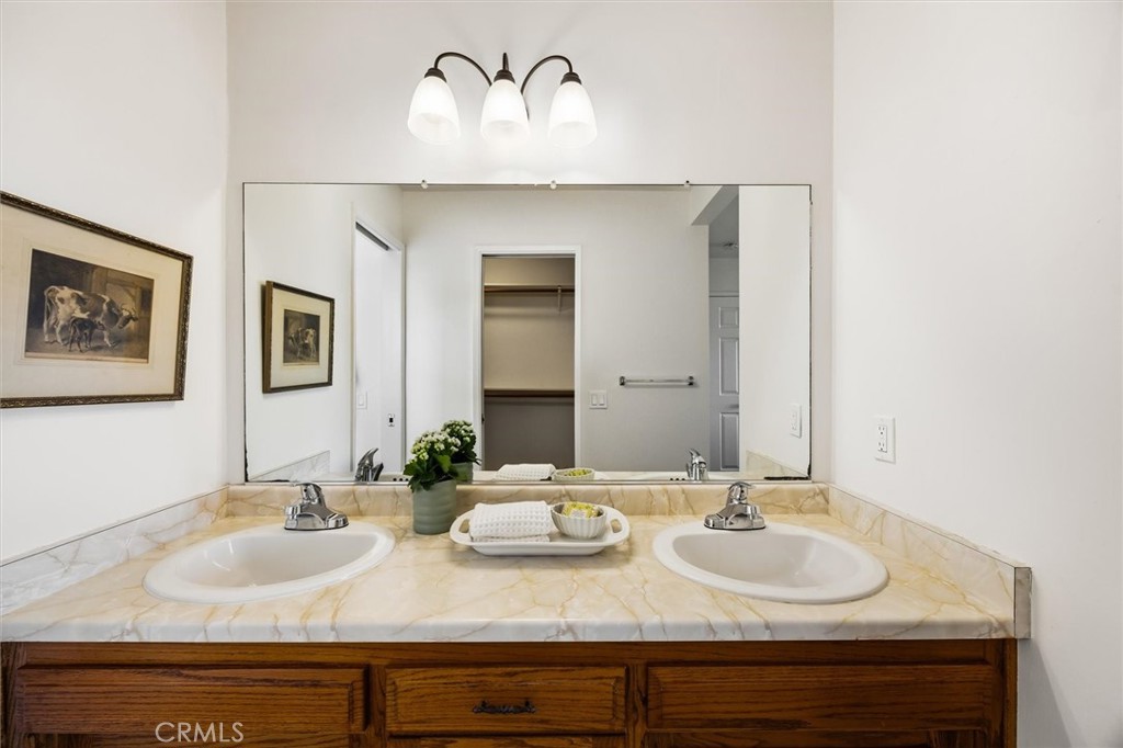 7491 Kingsbury Road Templeton, CA 93465 - Photo 44 of 53 Guest House Primary Bathroom