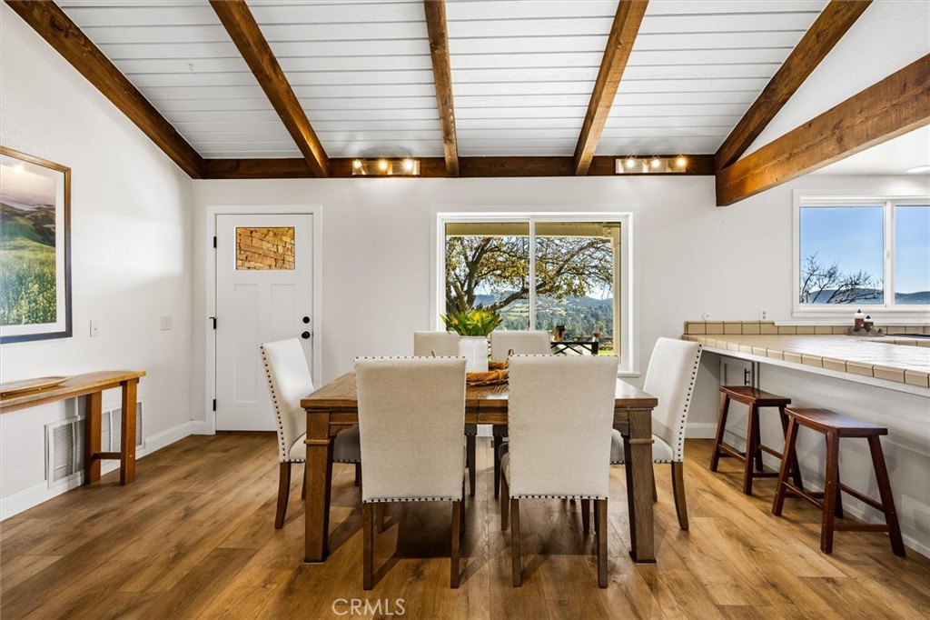 7491 Kingsbury Road Templeton, CA 93465 - Photo 5 of 53 Main House Dining