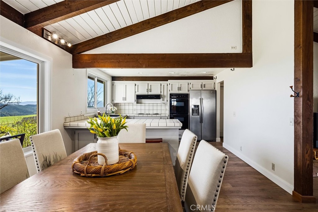 7491 Kingsbury Road Templeton, CA 93465 - Photo 6 of 53 Main House Dining