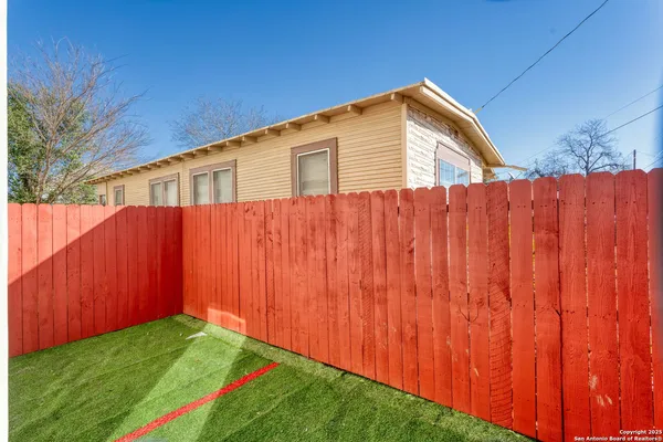 $2,500 | 510 South Mesquite Street, Unit 101, San Antonio, TX 78203