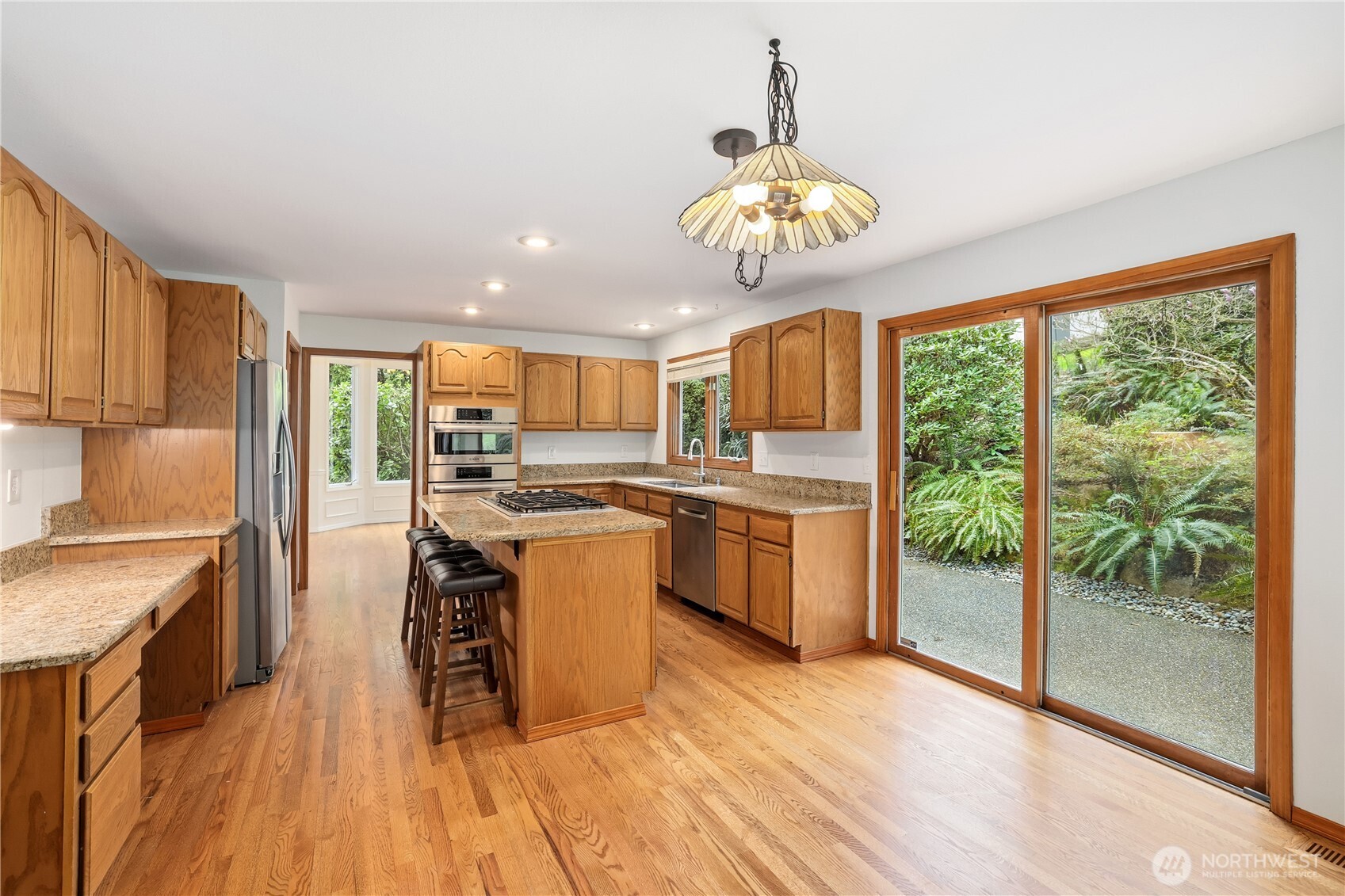 18605 Southeast 174th Way Renton, WA 98058 - Photo 11 of 40 Gallery Image 11