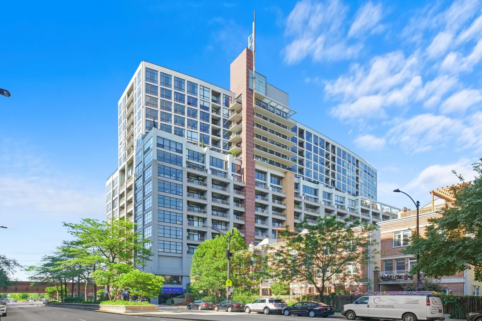 1530 South State Street, Unit 706 Chicago, IL 60605 - Photo 1 of 29 a front view of a building