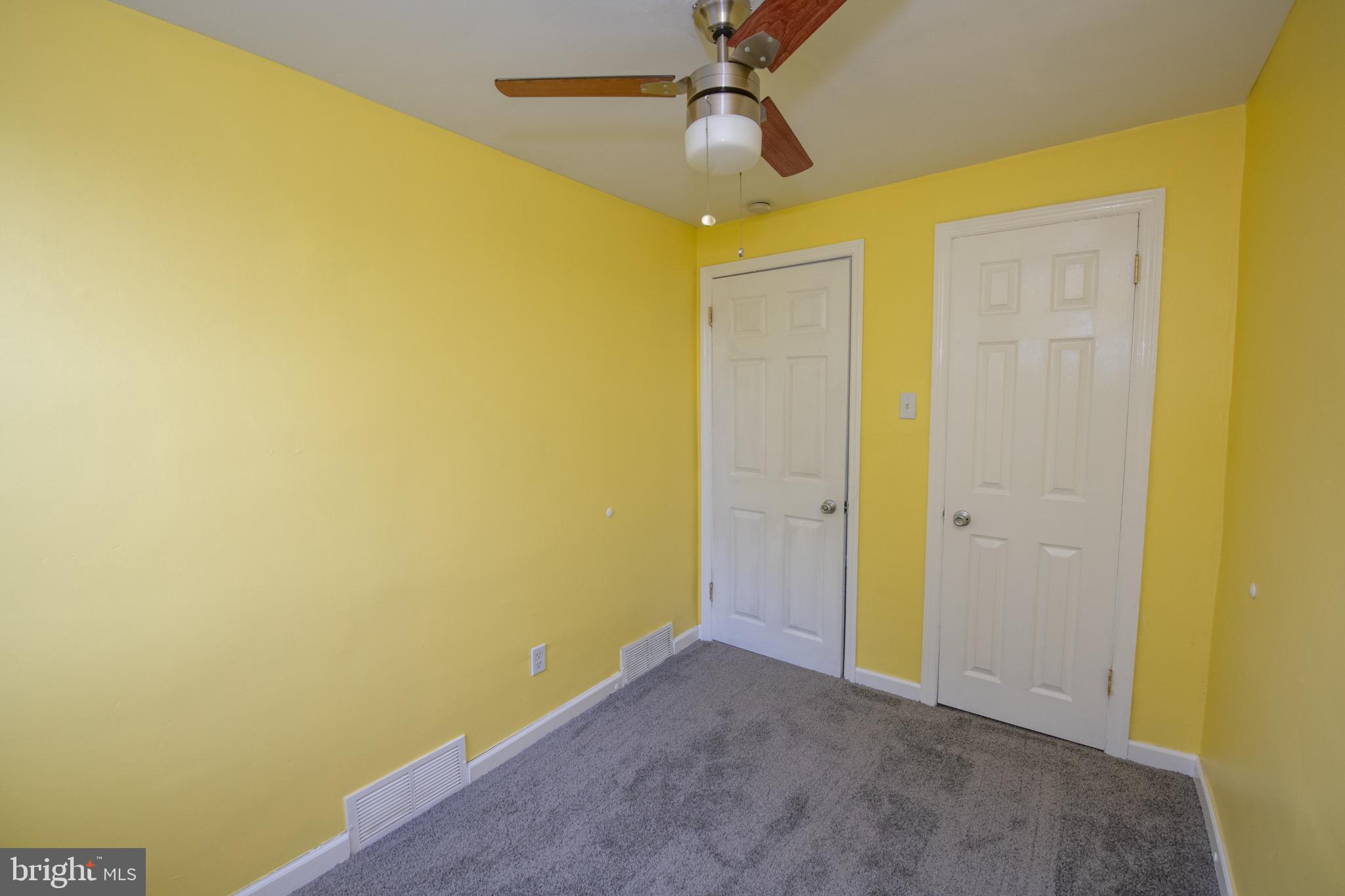 784 Bennington Road Folcroft, PA 19032 - Photo 29 of 36 a view of a big room with windows