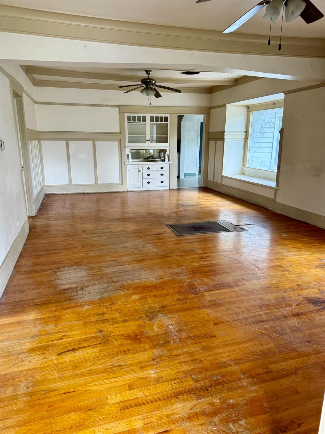 2050 Merced Street Selma, CA 93662 - Photo 3 of 6 a view of an empty room