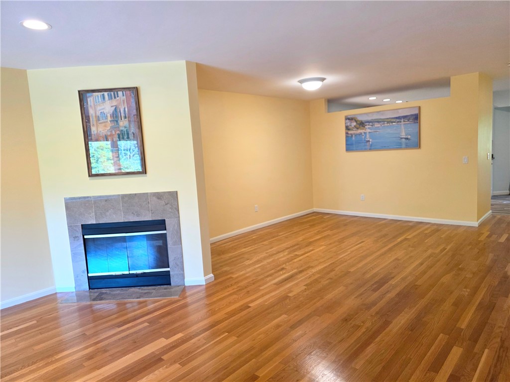 203 Dean Ridge Court Cranston, RI 02920 - Photo 6 of 29