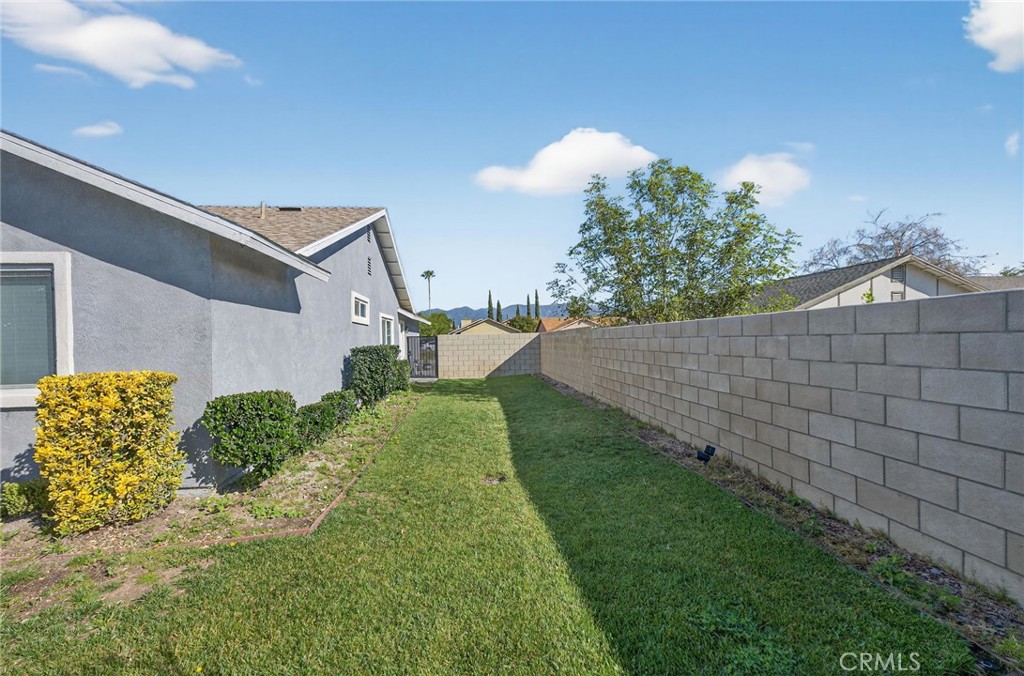 831 West Cerritos Street Rialto, CA 92376 - Photo 42 of 47 a view of a backyard