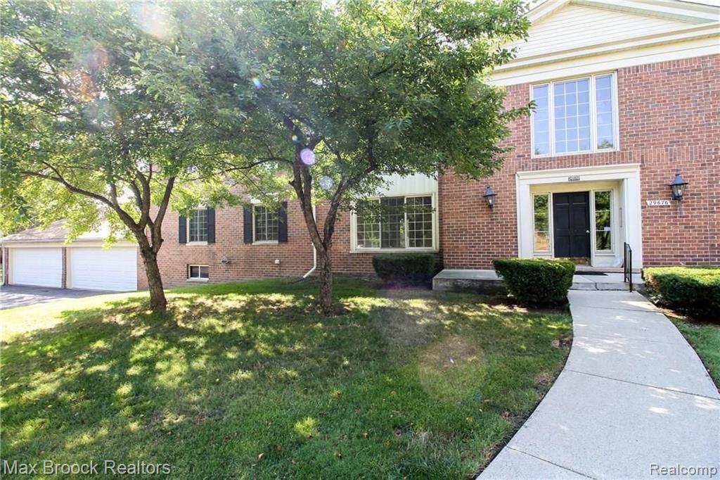 29676 Middlebelt Road Farmington Hills, MI 48334 - Photo 2 of 34