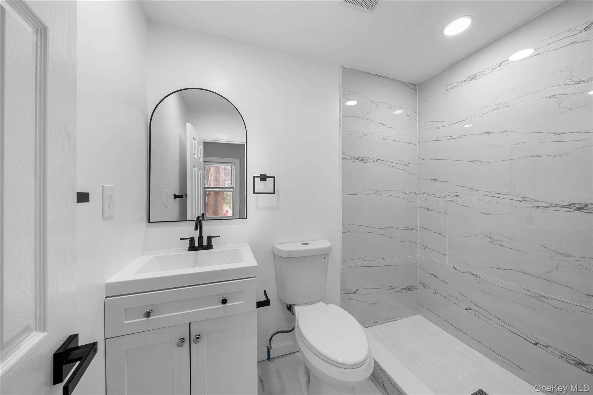 116 Meadowbrook Road Hempstead, NY 11550 - Photo 14 of 32