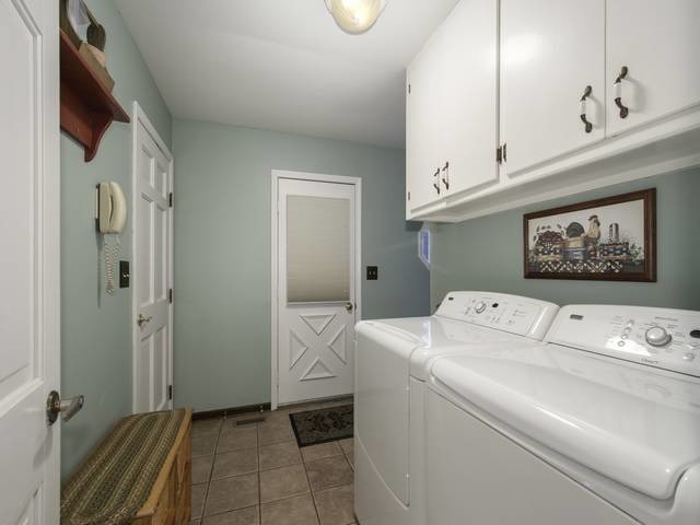 2N555 Beith Road Elburn, IL 60119 - Photo 16 of 22 a utility room with dryer and washer