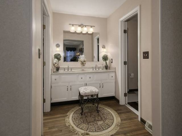 2N555 Beith Road Elburn, IL 60119 - Photo 19 of 22 a bathroom with a toilet a sink and mirror