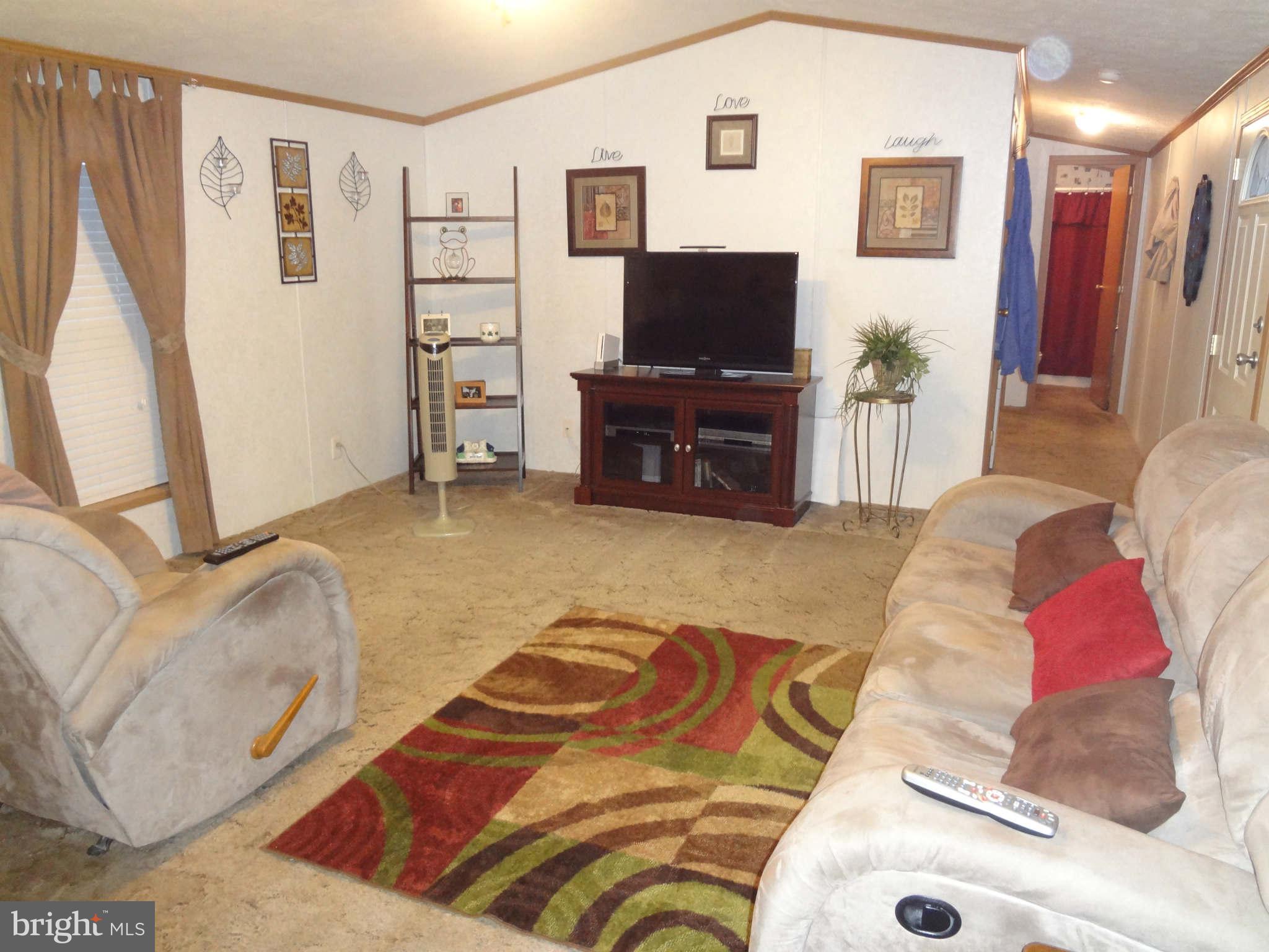 7959 Telegraph Road, Unit 32 Severn, MD 21144 - Photo 4 of 30 Living Room