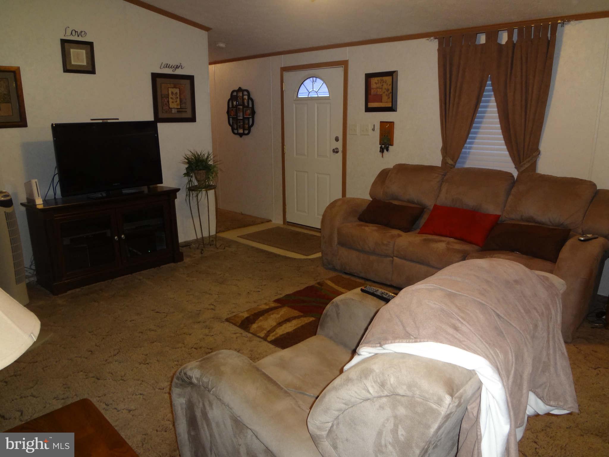 7959 Telegraph Road, Unit 32 Severn, MD 21144 - Photo 6 of 30 Living Room