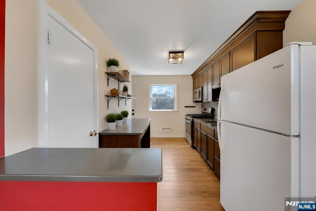 20 Kievit Road Wayne, NJ 07470 - Photo 17 of 49