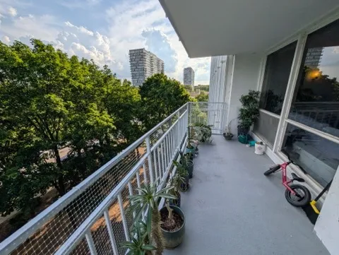 $130,000 | 601 East 32nd Street, Unit 503, Chicago, IL 60616