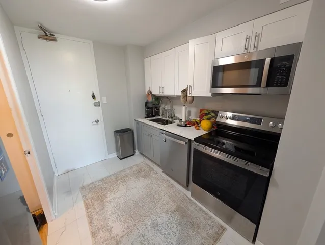 $130,000 | 601 East 32nd Street, Unit 503, Chicago, IL 60616