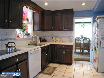 156 Signal Road Drexel Hill, PA 19026 - Photo 2 of 6 Kitchen