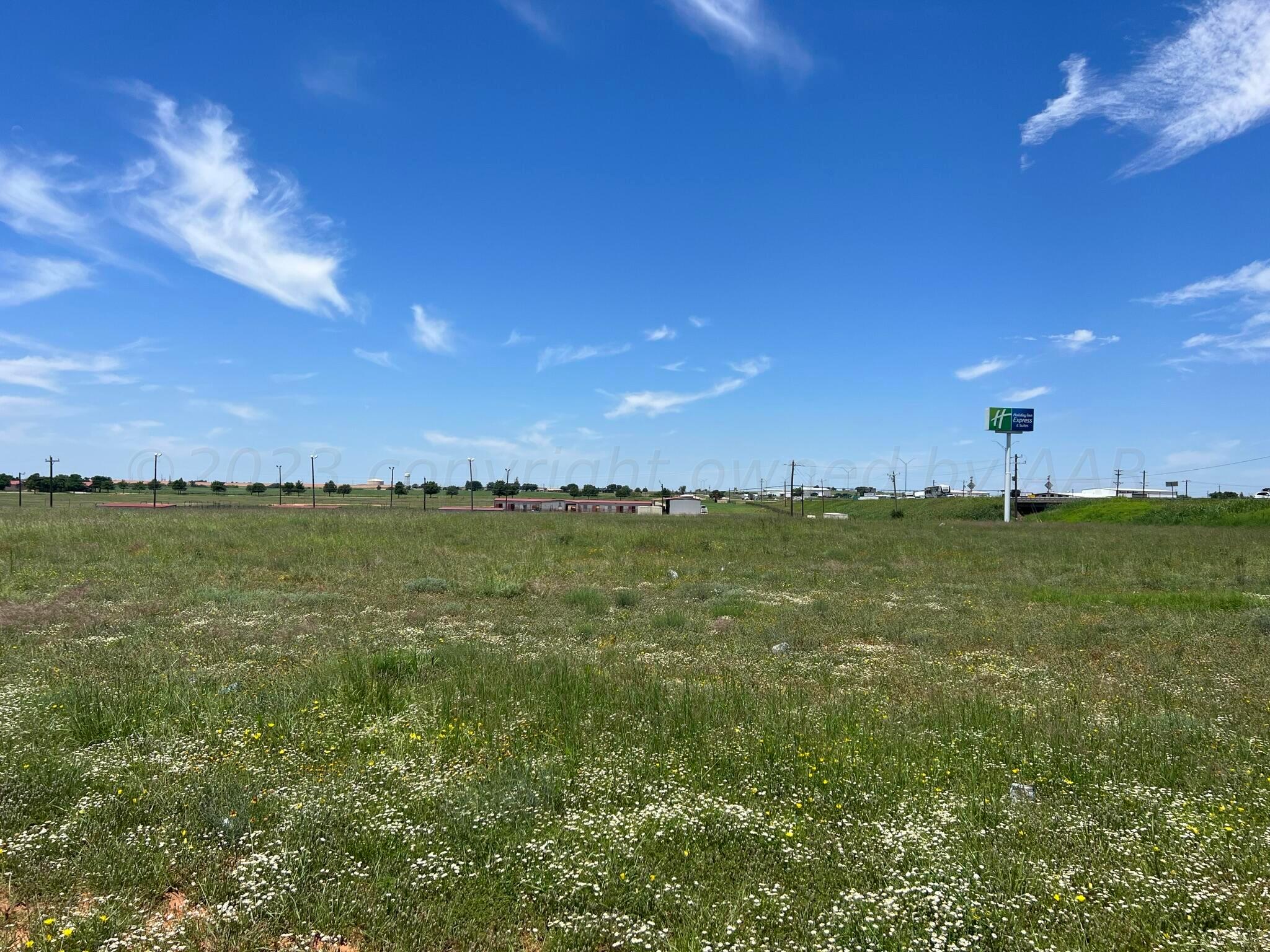 287 Us Highway Childress, TX 79201 - Photo 2 of 7 a view of an ocean and beach