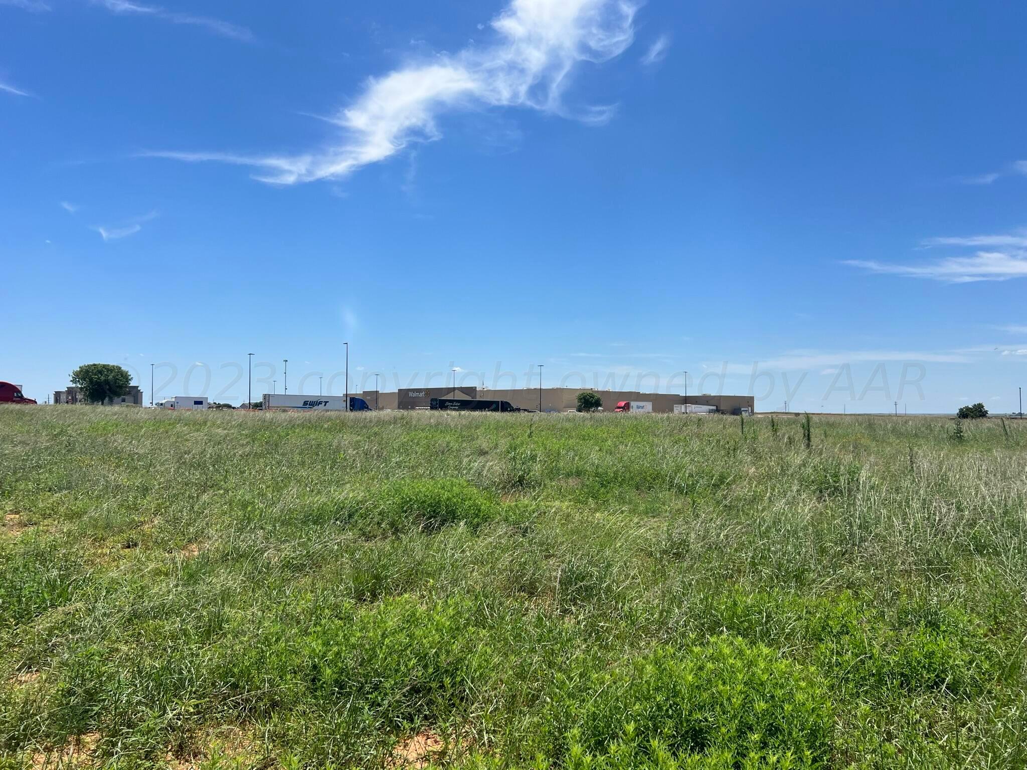 287 Us Highway Childress, TX 79201 - Photo 4 of 7 a view of an outdoor space and a yard