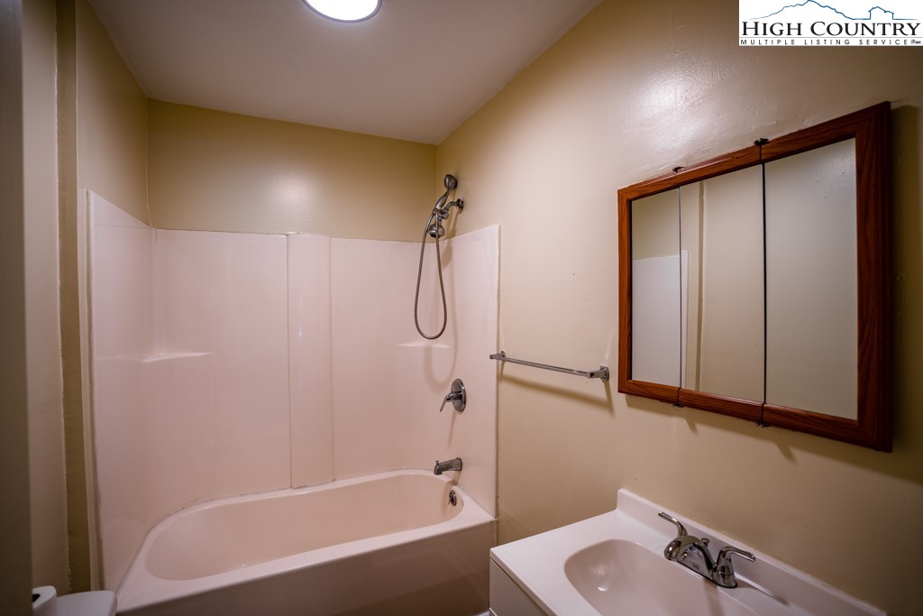 1255 Laurel Branch Road Vilas, NC 28692 - Photo 11 of 30 Gallery Image 11