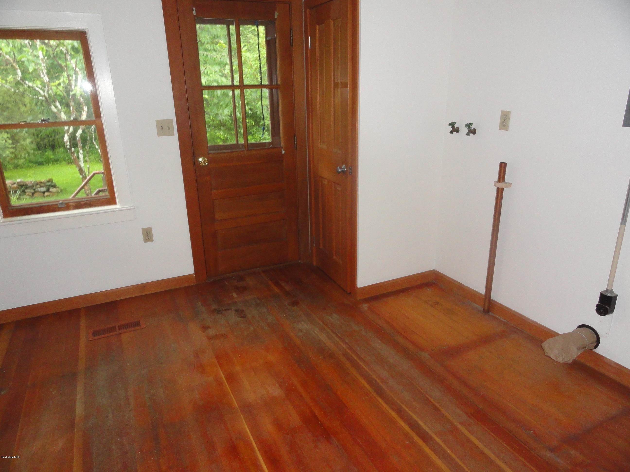 253 Robinson Road Hinsdale, MA 01235 - Photo 6 of 13 DSC04262