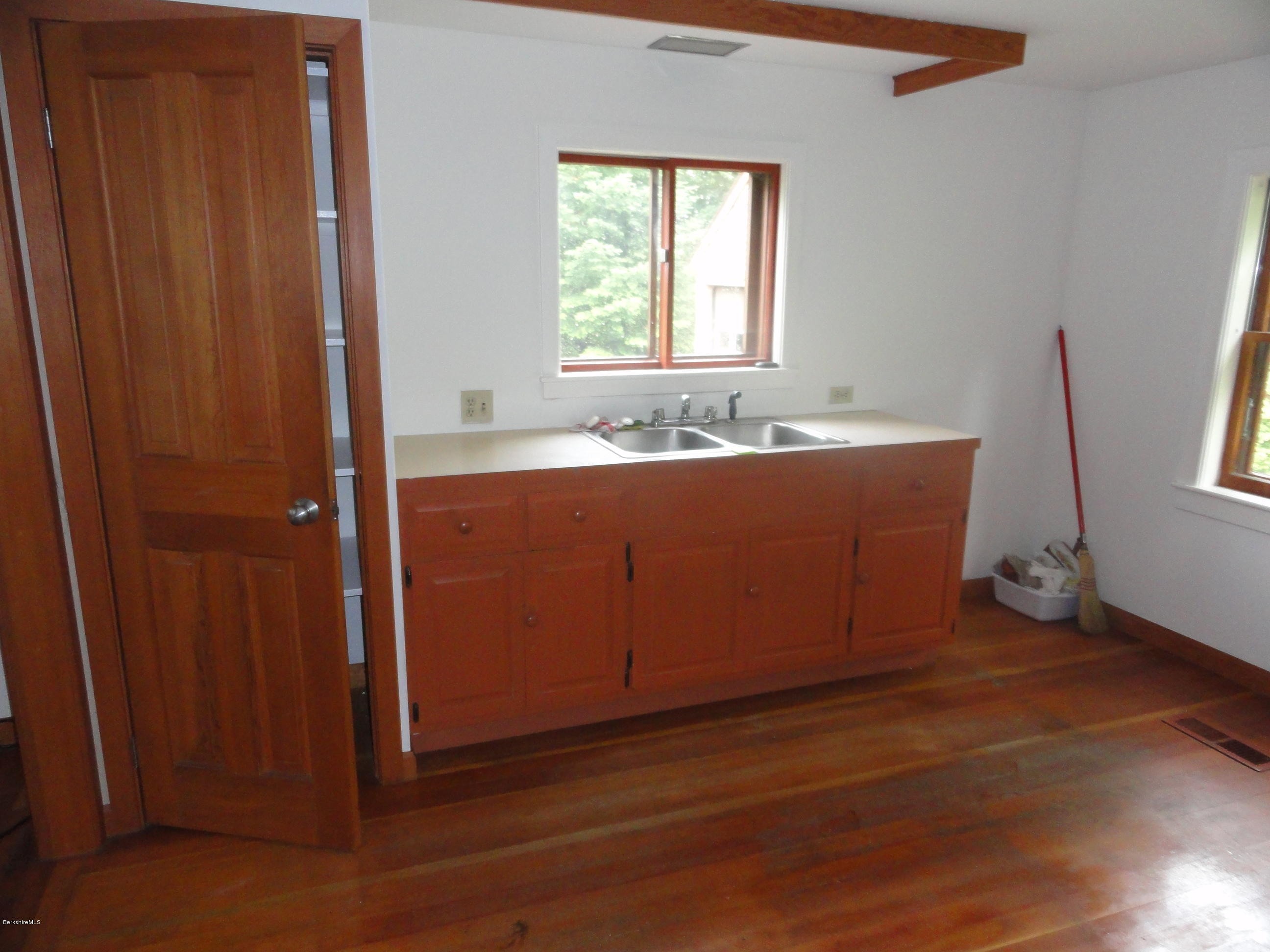253 Robinson Road Hinsdale, MA 01235 - Photo 7 of 13 DSC04263
