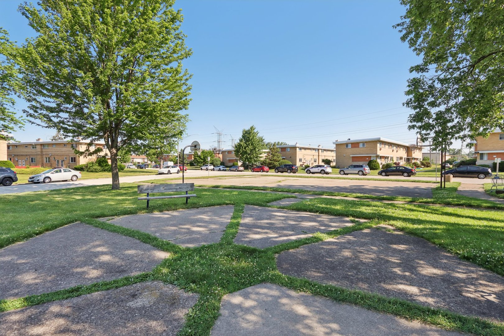 8666 Gregory Lane, Unit C Des Plaines, IL 60016 - Photo 25 of 30 a view of a park with houses