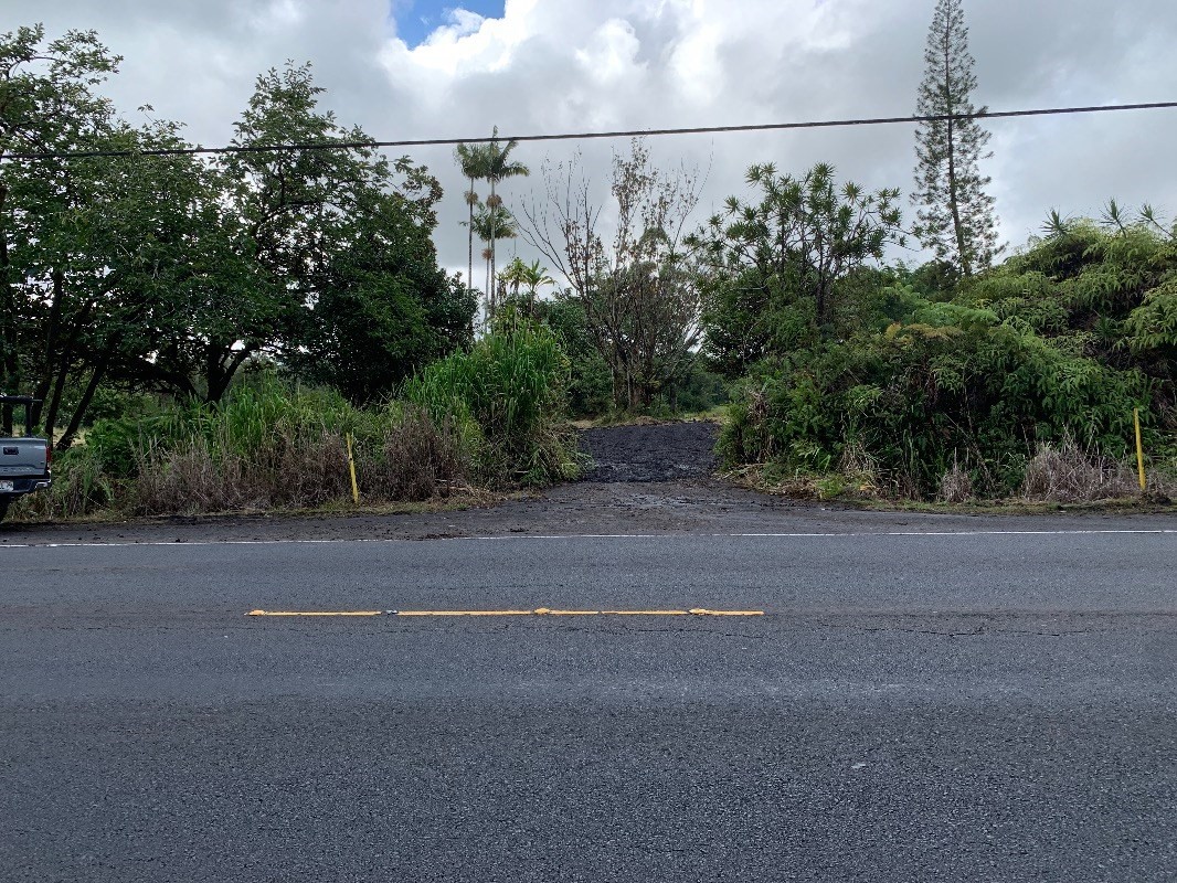 18-1751 Volcano Road Mountain View, HI 96771 - Photo 2 of 11 a view of a street