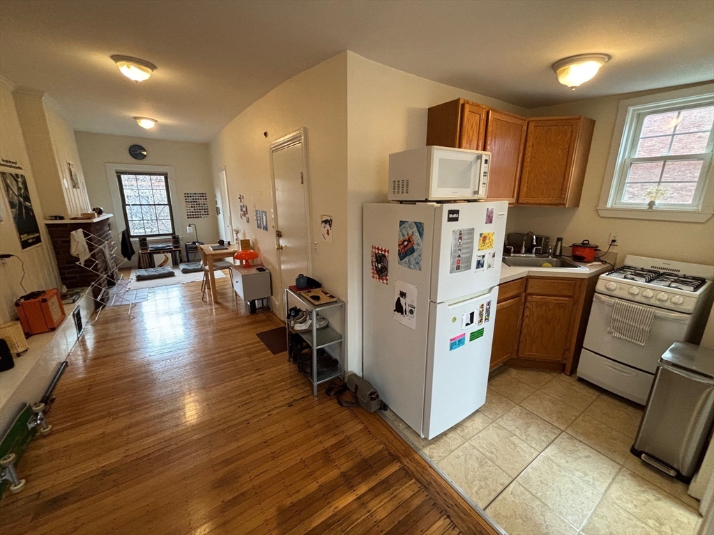 41 South Russell Street, Unit 4 Boston, MA 02114 - Photo 7 of 13