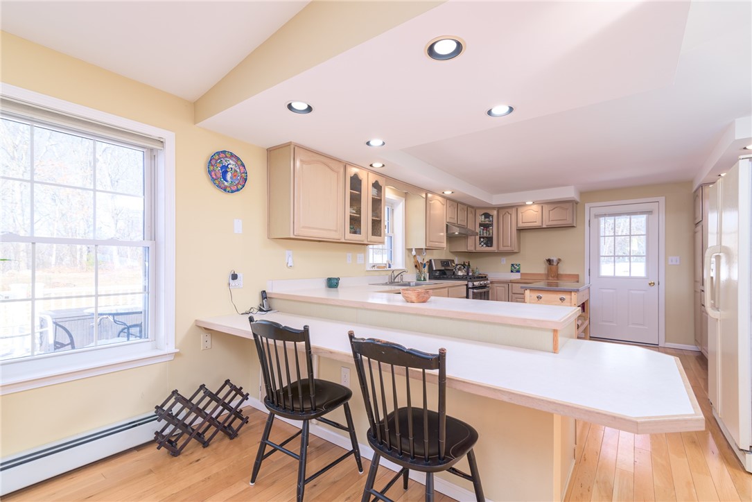 14 Stuart Street Westerly, RI 02891 - Photo 12 of 42