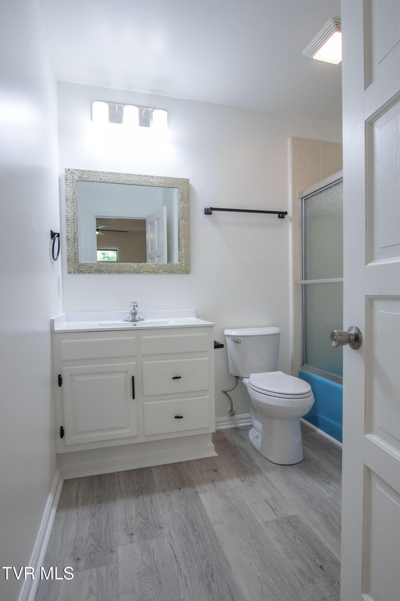 108 Melody Lane, Unit 1 Bristol, TN 37620 - Photo 29 of 38 D-1 Ensuite Bath