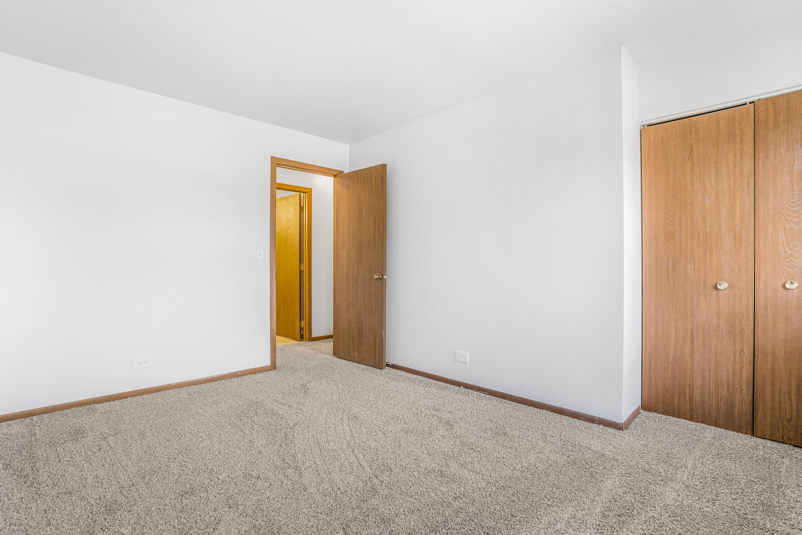 1388 Bow String Court Carol Stream, IL 60188 - Photo 16 of 24 a view of an empty room