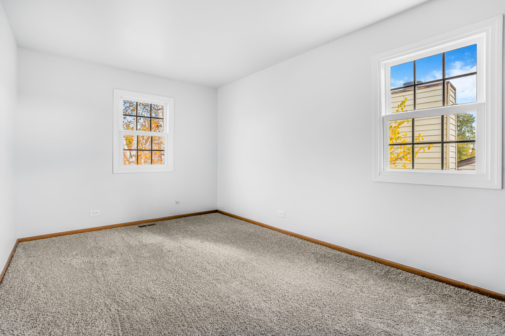 1388 Bow String Court Carol Stream, IL 60188 - Photo 17 of 24 an empty room with a window