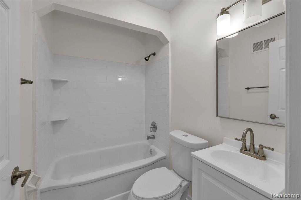 6243 Hunt Street Romulus, MI 48174 - Photo 17 of 30