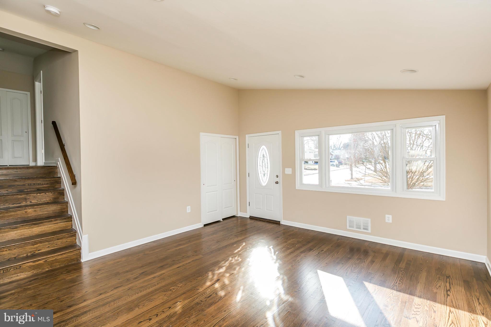 7410 Monita Road Pikesville, MD 21208 - Photo 4 of 29 Living Room