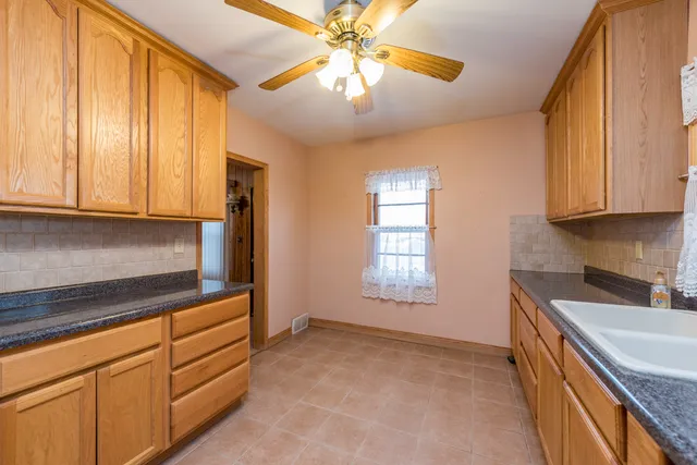 $149,900 | 2101 Eshcol Avenue, Zion, IL 60099