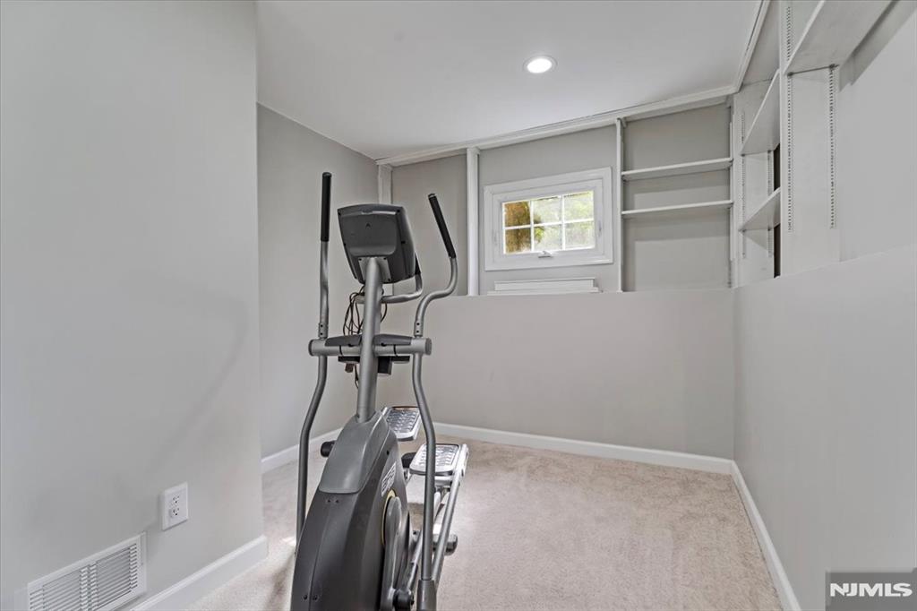 26 Meslar Road Morris Township, NJ 07950 - Photo 17 of 31