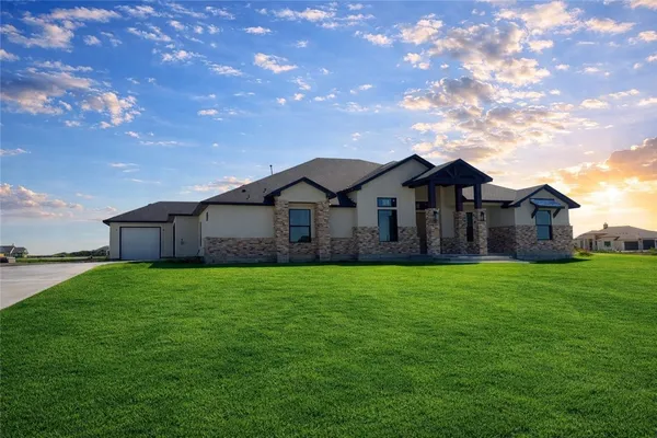 $899,000 | 1486 Dos Estrellas Drive, Corpus Christi, TX 78415