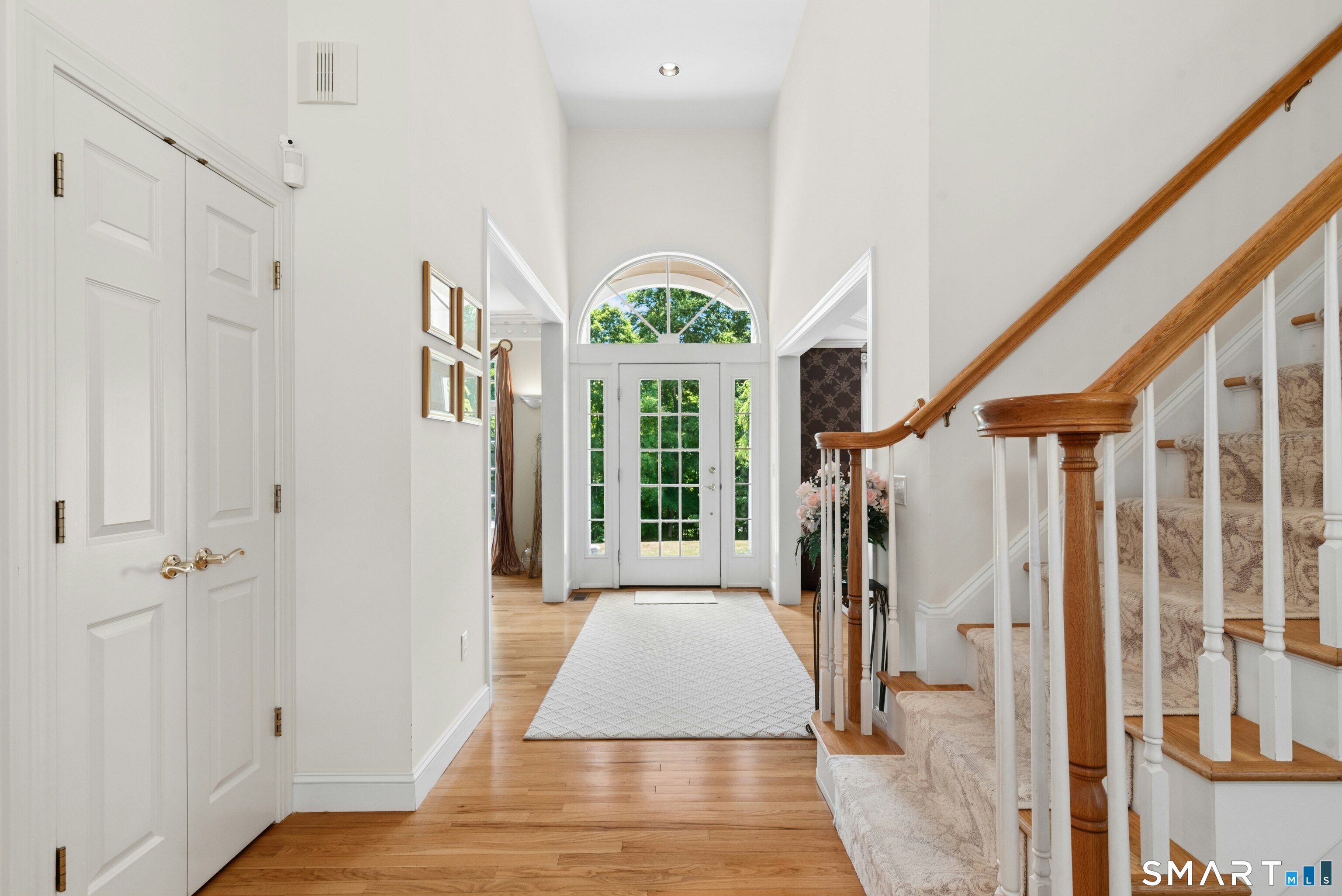 17 D Butterfield Road Newtown, CT 06470 - Photo 7 of 34 Foyer Entry